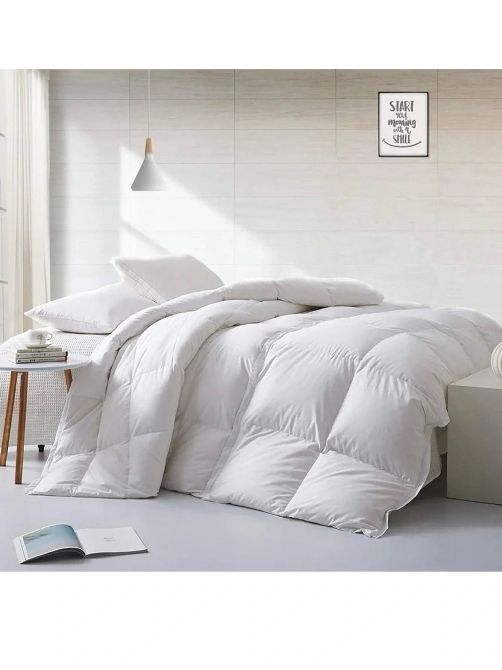Lightweight All-Season Down Feather Fibers Comforter Queen/Full Duvet Insert